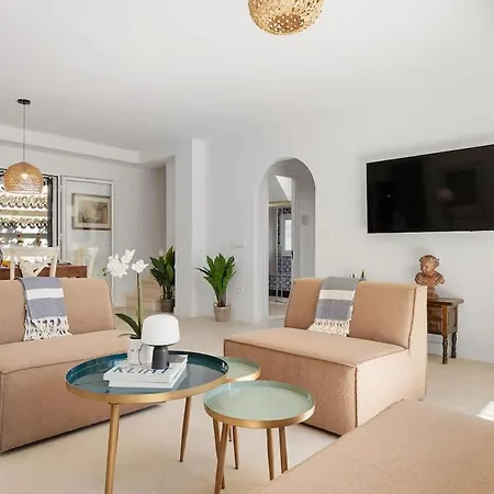 Ferienhaus With Private Pool & Garden 5 Min To