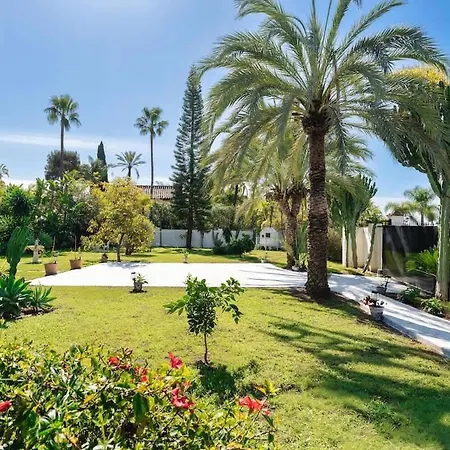 With Private Pool & Garden 5 Min To Ferienhaus *